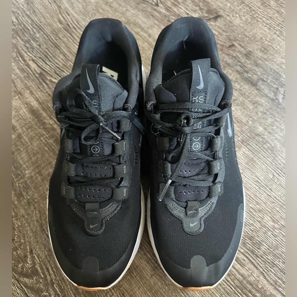 Women’s Nike React Escape Black & White Running 🏃🏾‍♀️ Shoes
